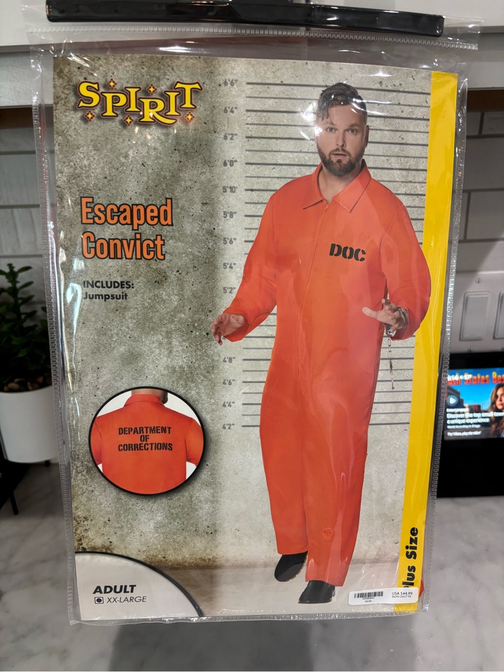 Spirit Halloween Men’s XXL Orange Escaped Convict DOC Jumpsuit Costume